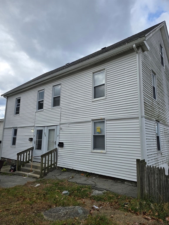 712 Lawrence St unit 2, Lowell, MA 01852 - photo 1