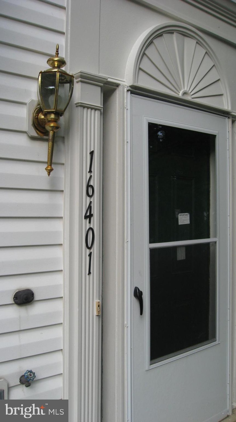 16401 Elkhorn Ln, Bowie, MD 20716 - photo 1