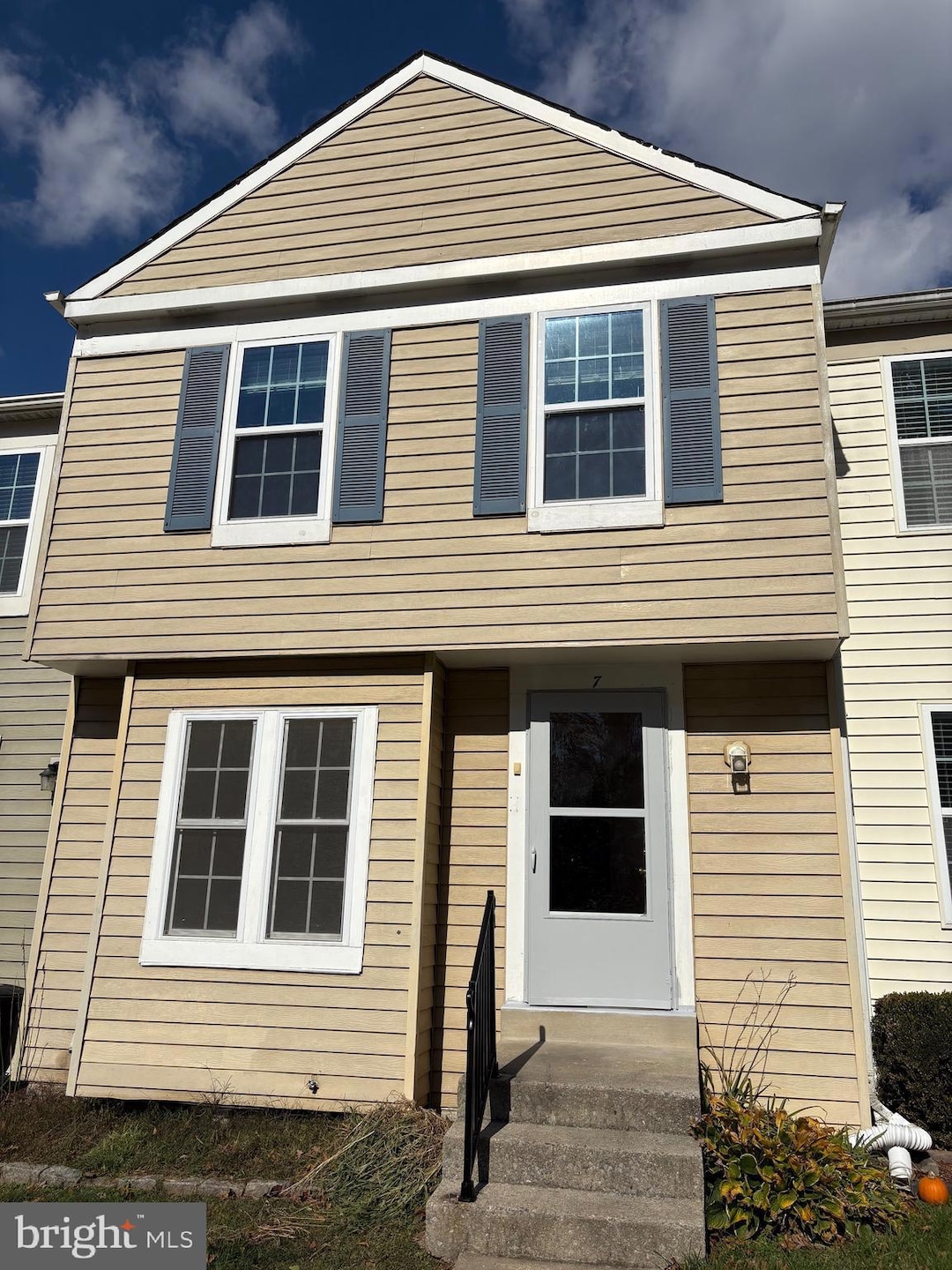 7 Valley Bend Ct, Germantown, MD 20876 - photo 1