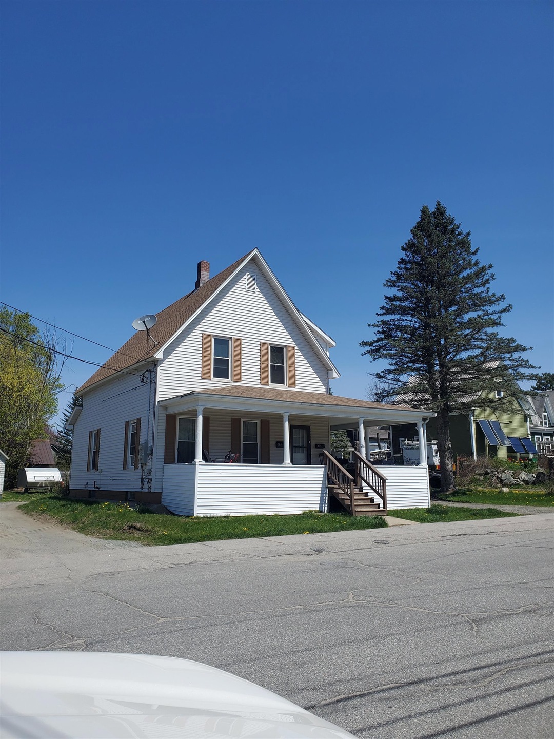 26 Bunker Hill St, Lancaster, NH 03584 - photo 1