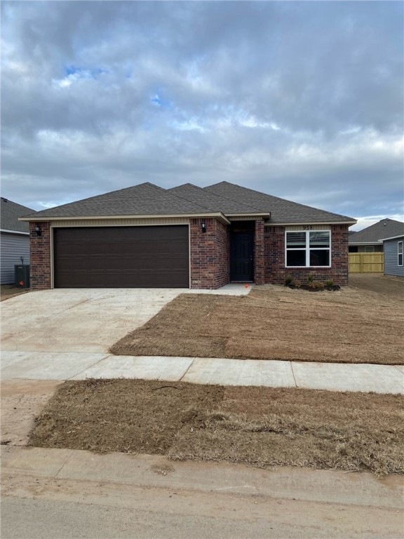 958 E Sparrow Cir, Fayetteville, AR 72701 - photo 1
