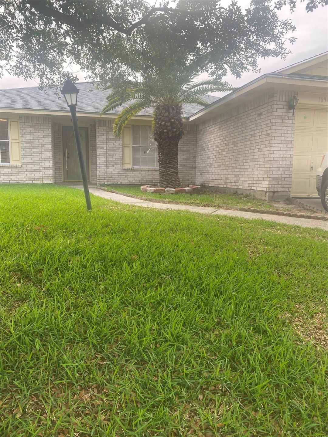 10946 Cayman Mist Dr, Houston, TX 77075 - photo 1