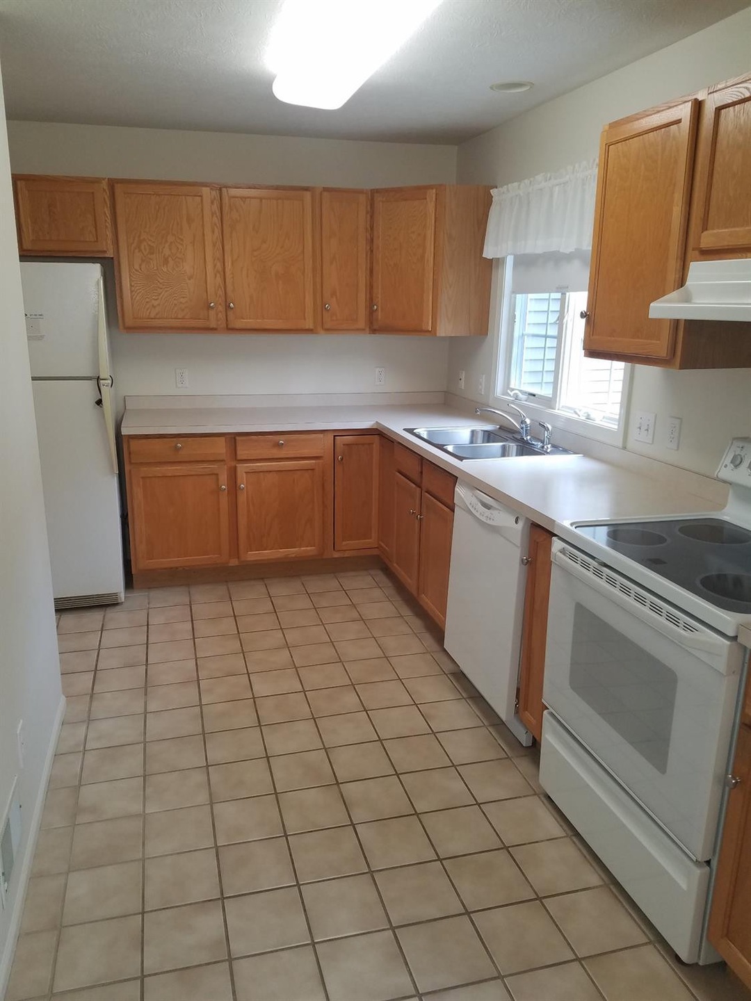 107 Willow Ct unit 7, Chelsea, MI 48118 - photo 1