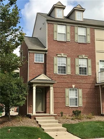 End Unit Condo in The Townes of Liberty Park Novi