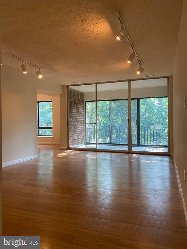 8411 Greenbelt Rd unit 2, Greenbelt, MD 20770 - photo 1