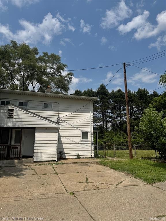 Right side of the Duplex