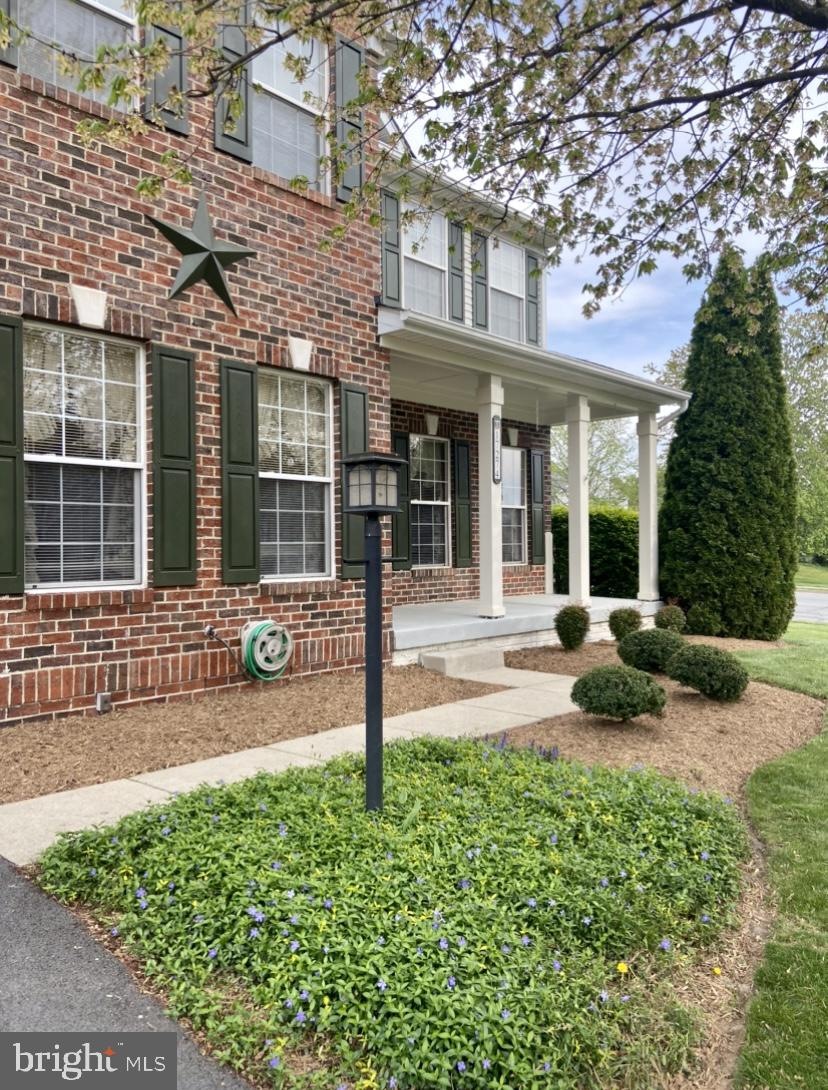 17274 Pickwick Dr, Purcellville, VA 20132 - photo 1