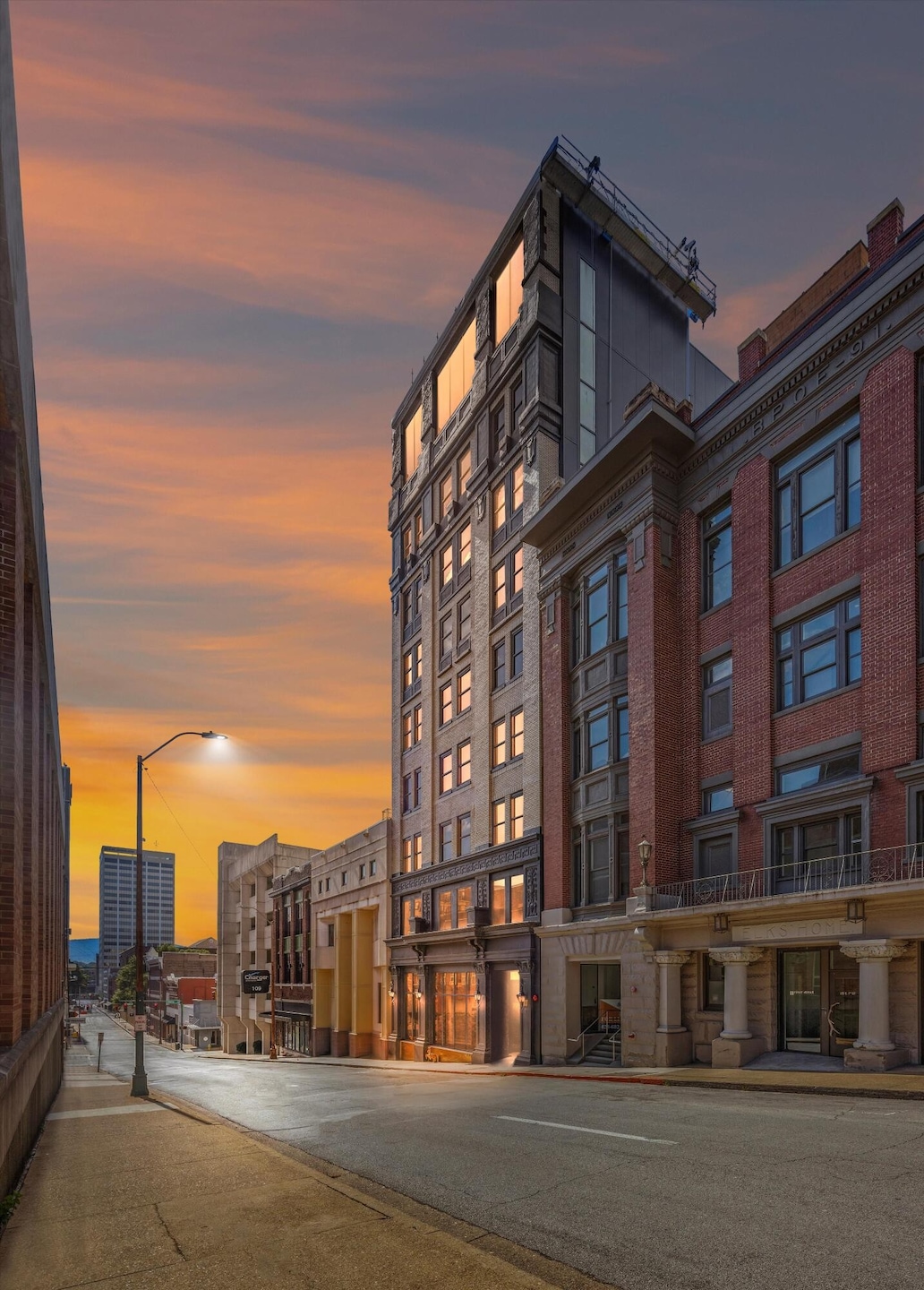 117 E 7th St unit 702-A, Chattanooga, TN 37402 - photo 1