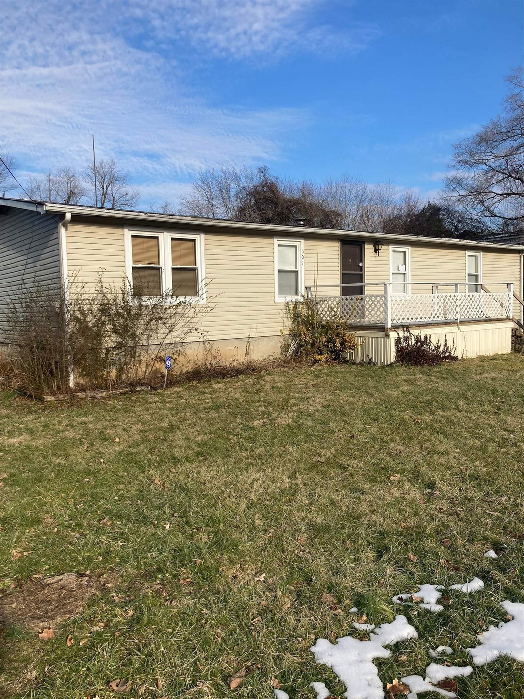 301 Collins Ln, Greenup, KY 41144 - photo 1