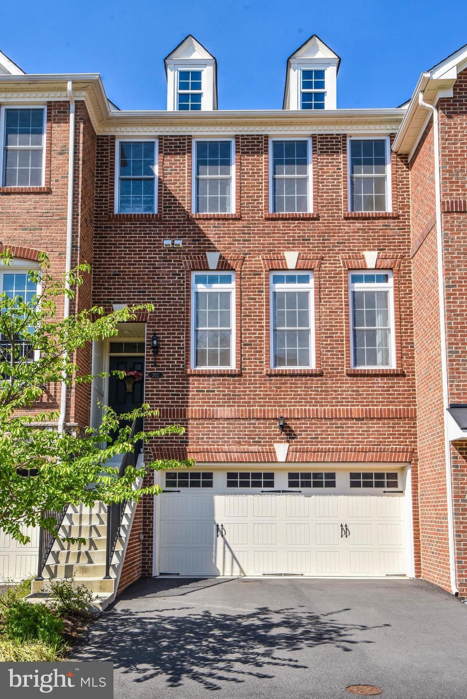 202 Croft Square, Purcellville, VA 20132 - photo 1