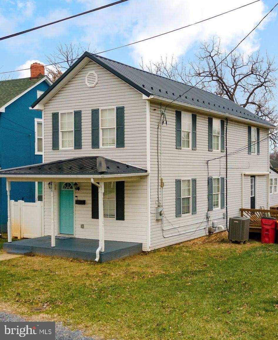 106 W 5th Ave, Ranson, WV 25438 - photo 1