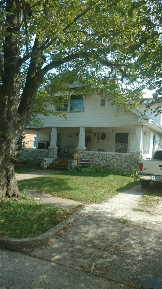 409 W 3rd St, Bicknell, IN 47512 - photo 1