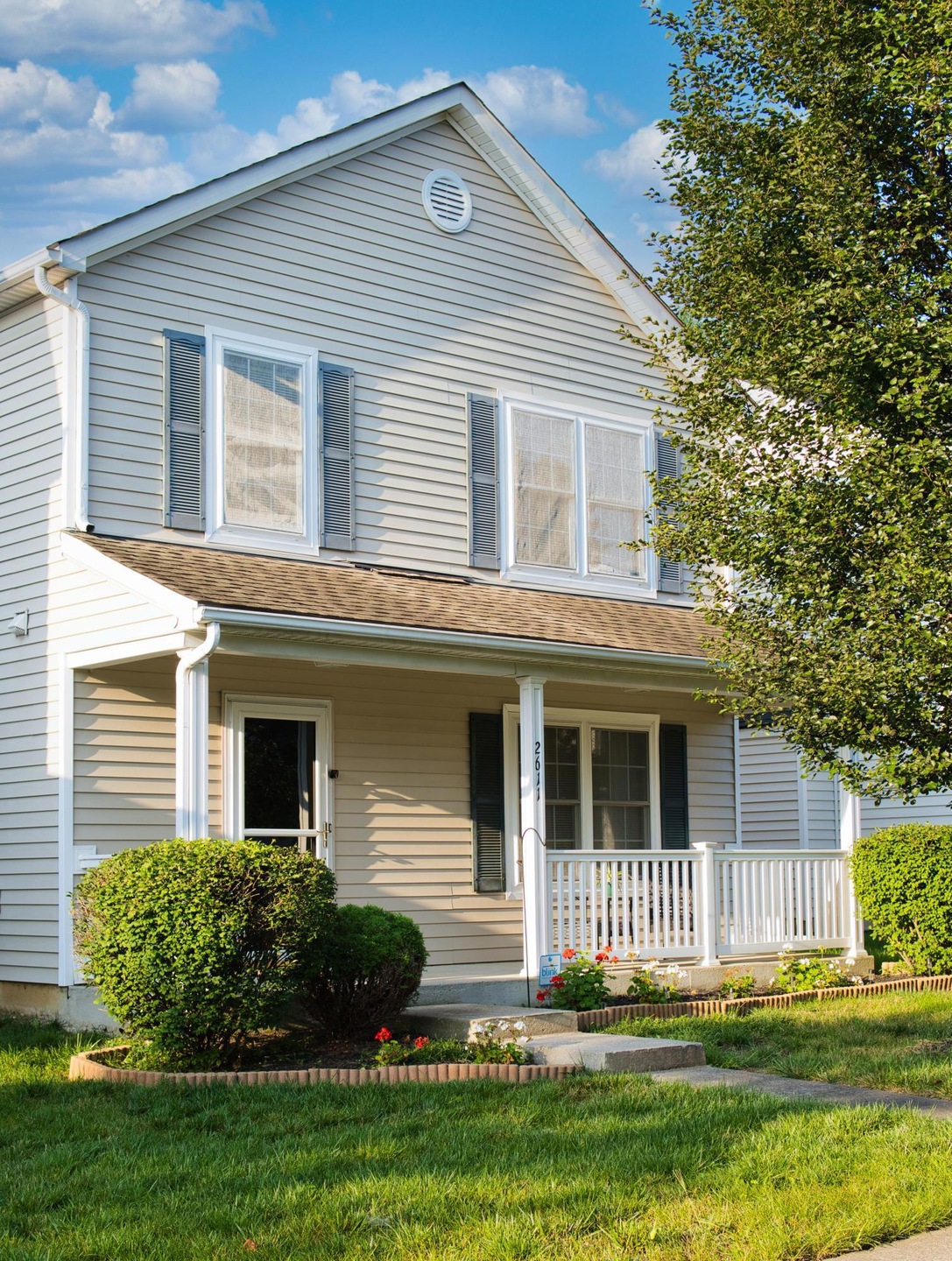 2611_Sparrow_Front_Lawn