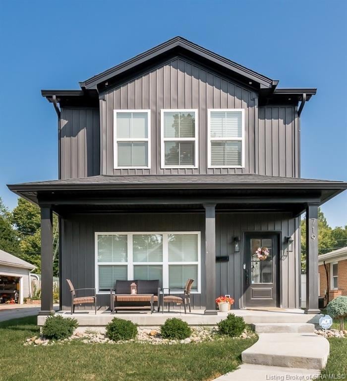 719 E Chestnut St, Jeffersonville, IN 47130 - photo 1