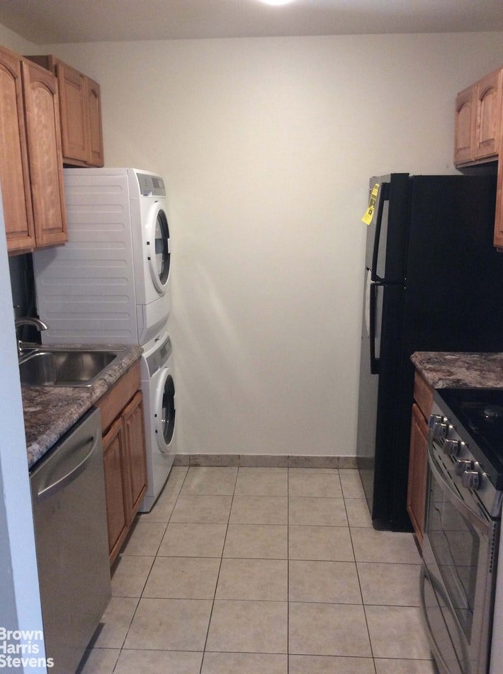 2726 Kingsbridge Terrace unit 2, Bronx, NY 10463 - photo 1