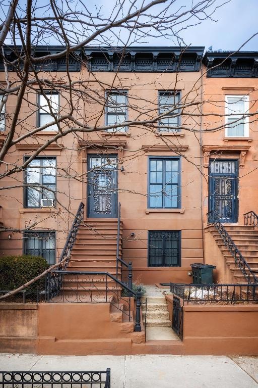 Sold $1,975,000 • Co-Listing Agent