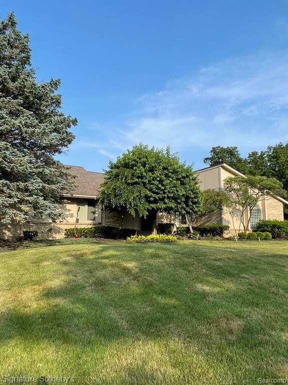 6783 Arlington Dr, West Bloomfield, MI 48322 - photo 1
