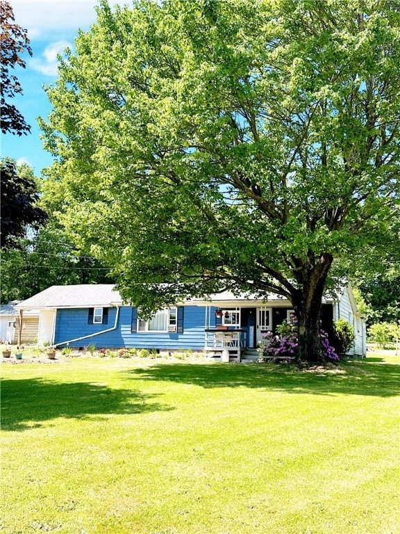 6607 Main St, Hartstown, PA 16131