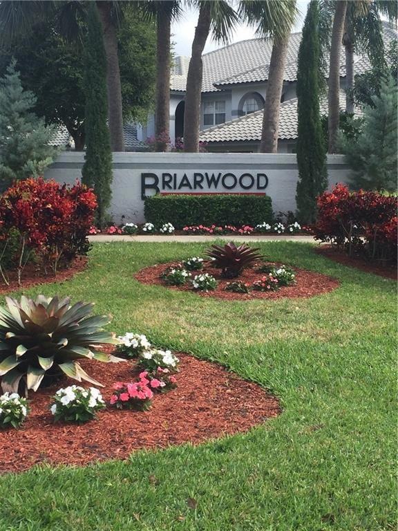 Entrance into Briarwood