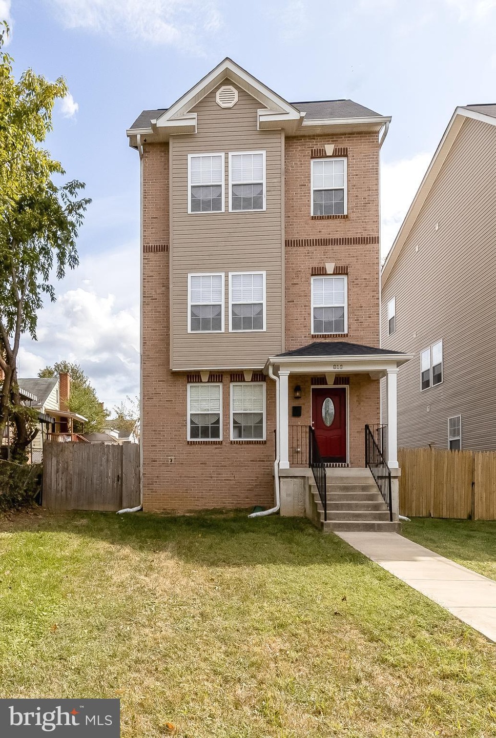 813 55th St NE, Washington, DC 20019 - photo 1