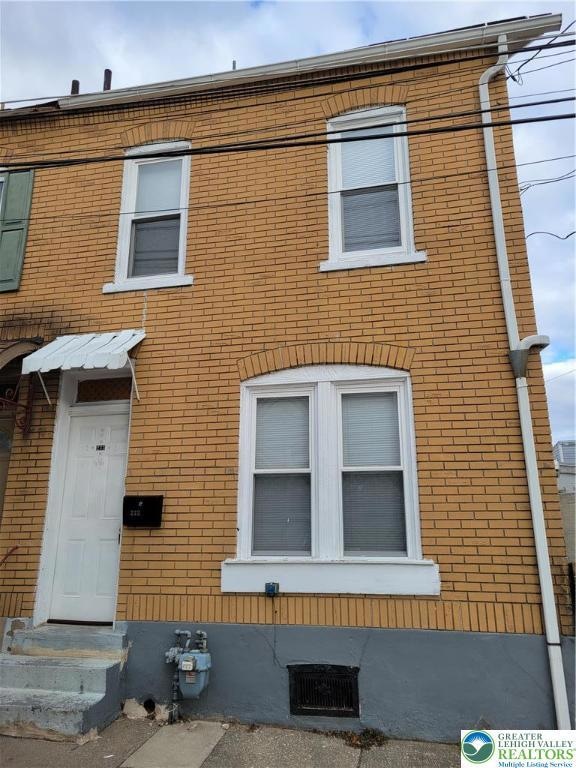 233 N Poplar St, Allentown, PA 18102 - photo 1