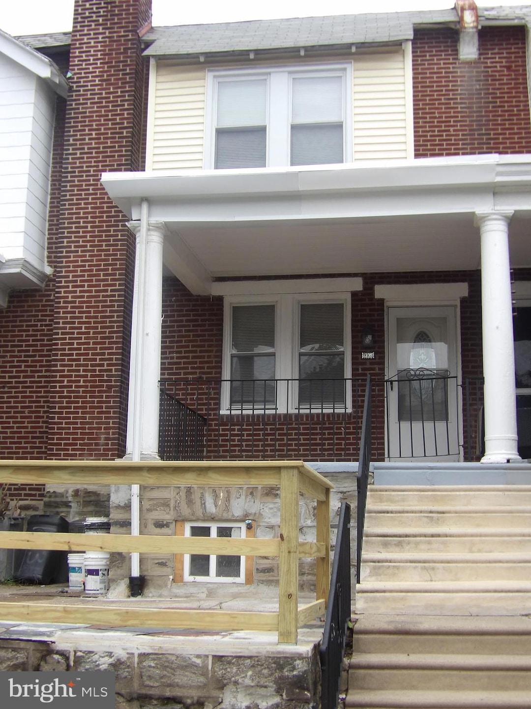 Under Contract $220,000 • Co-Listing Agent