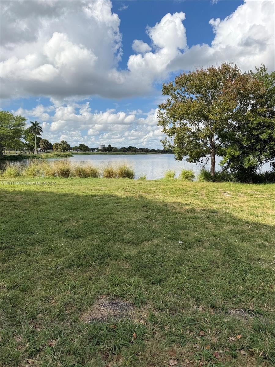 2286 Lake Osborne Dr unit 16, Lake Worth, FL 33461 - photo 1