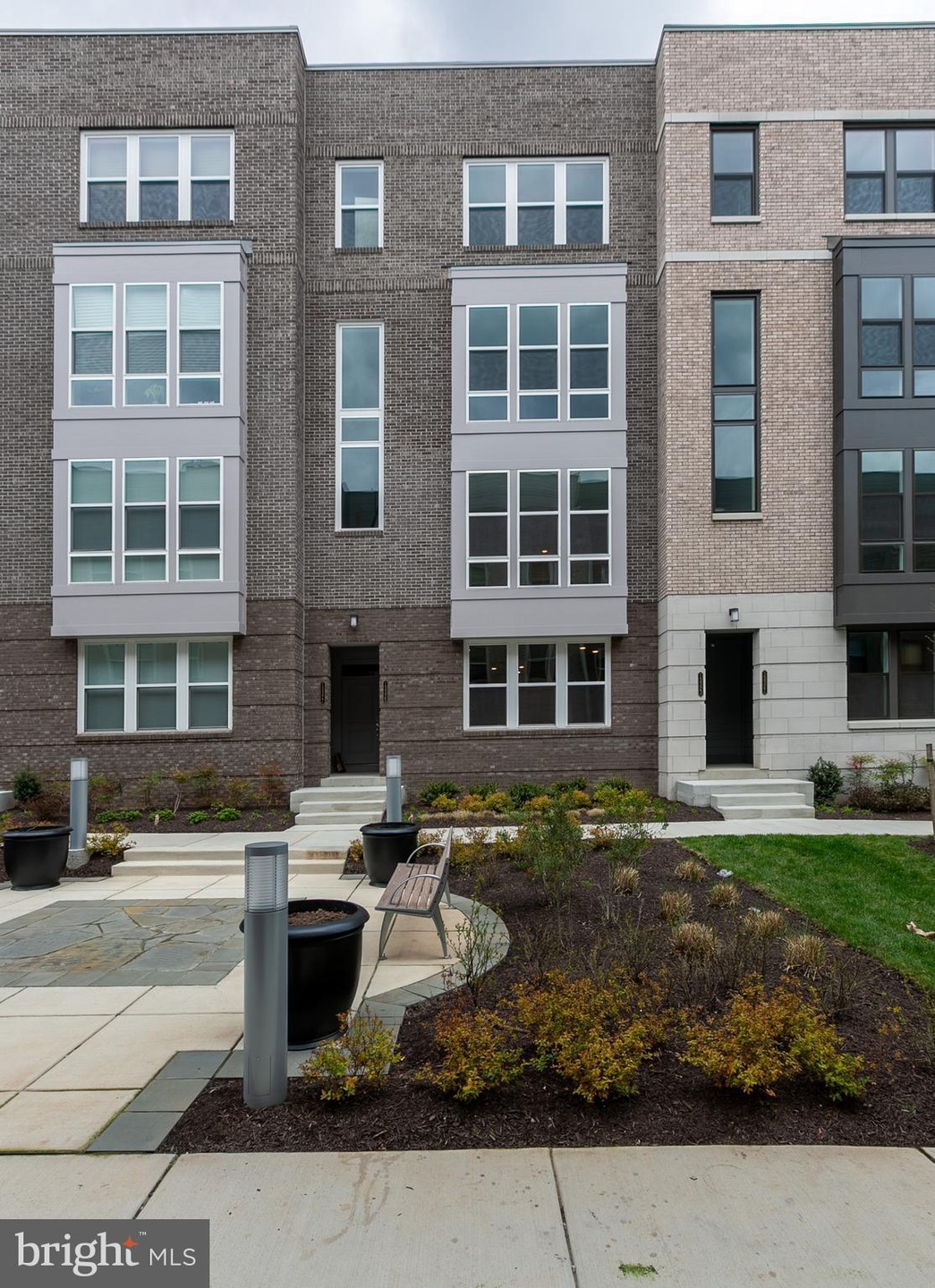 13325 Launders St, Herndon, VA 20171 - photo 1