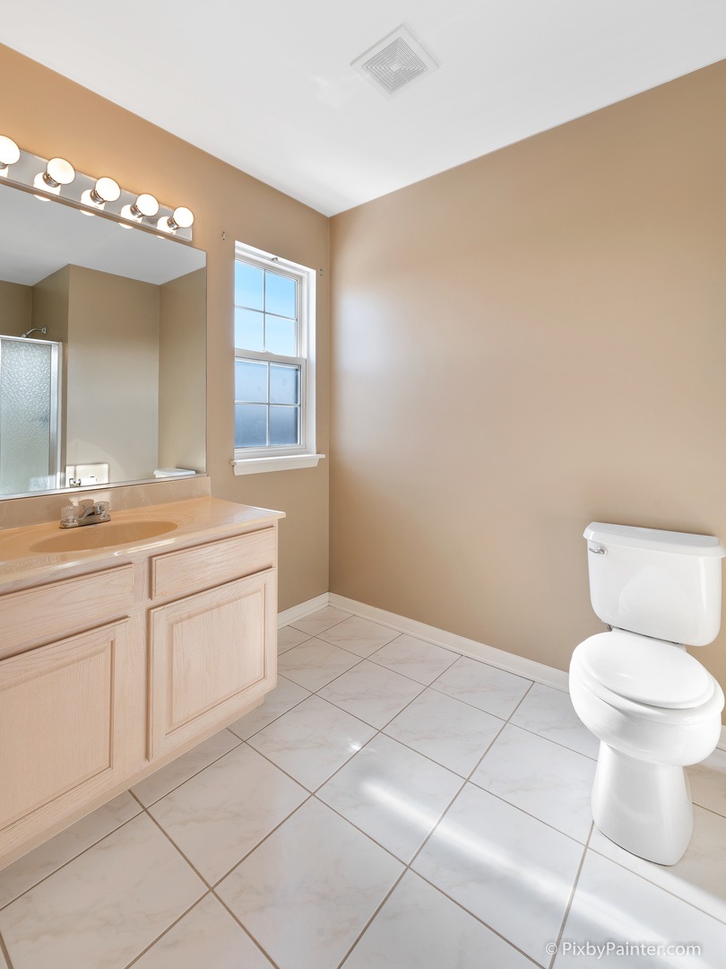 305 Buckingham Cir unit D, Elgin, IL 60120 - photo 1