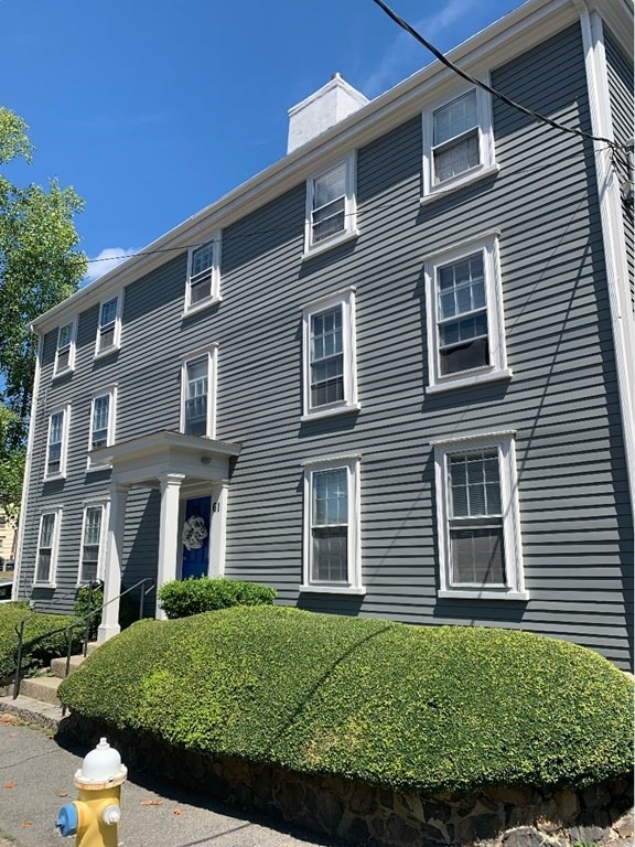 61 Lee St unit 2, Marblehead, MA 01945 - photo 1