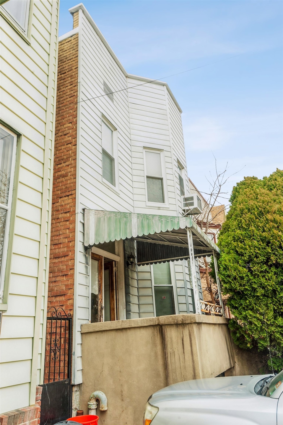 208 Oak St, Weehawken, NJ 07086 - photo 1
