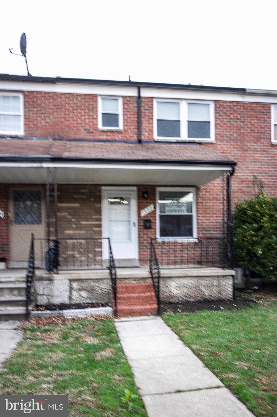 1022 Foxridge Ln, Essex, MD 21221 - photo 1