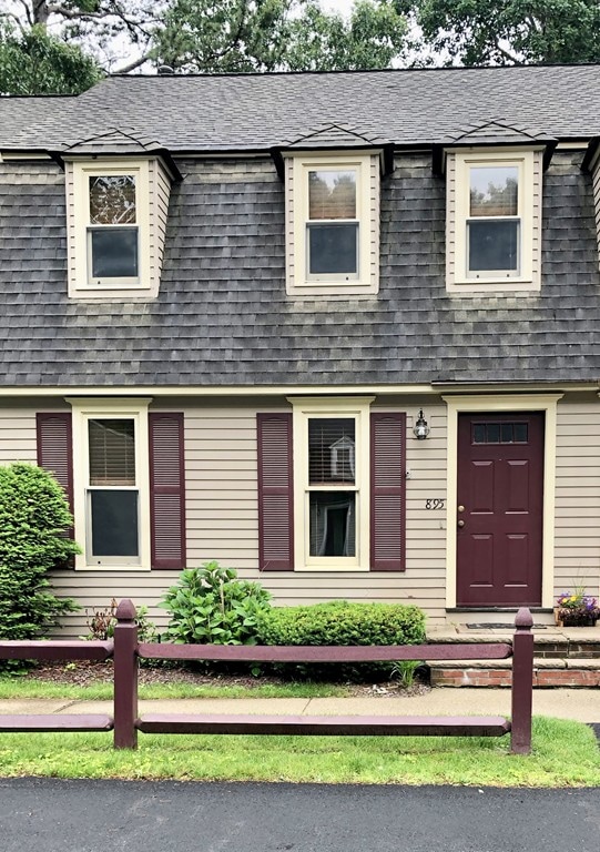 895 Wellman Ave, North Chelmsford, MA 01863 - photo 1