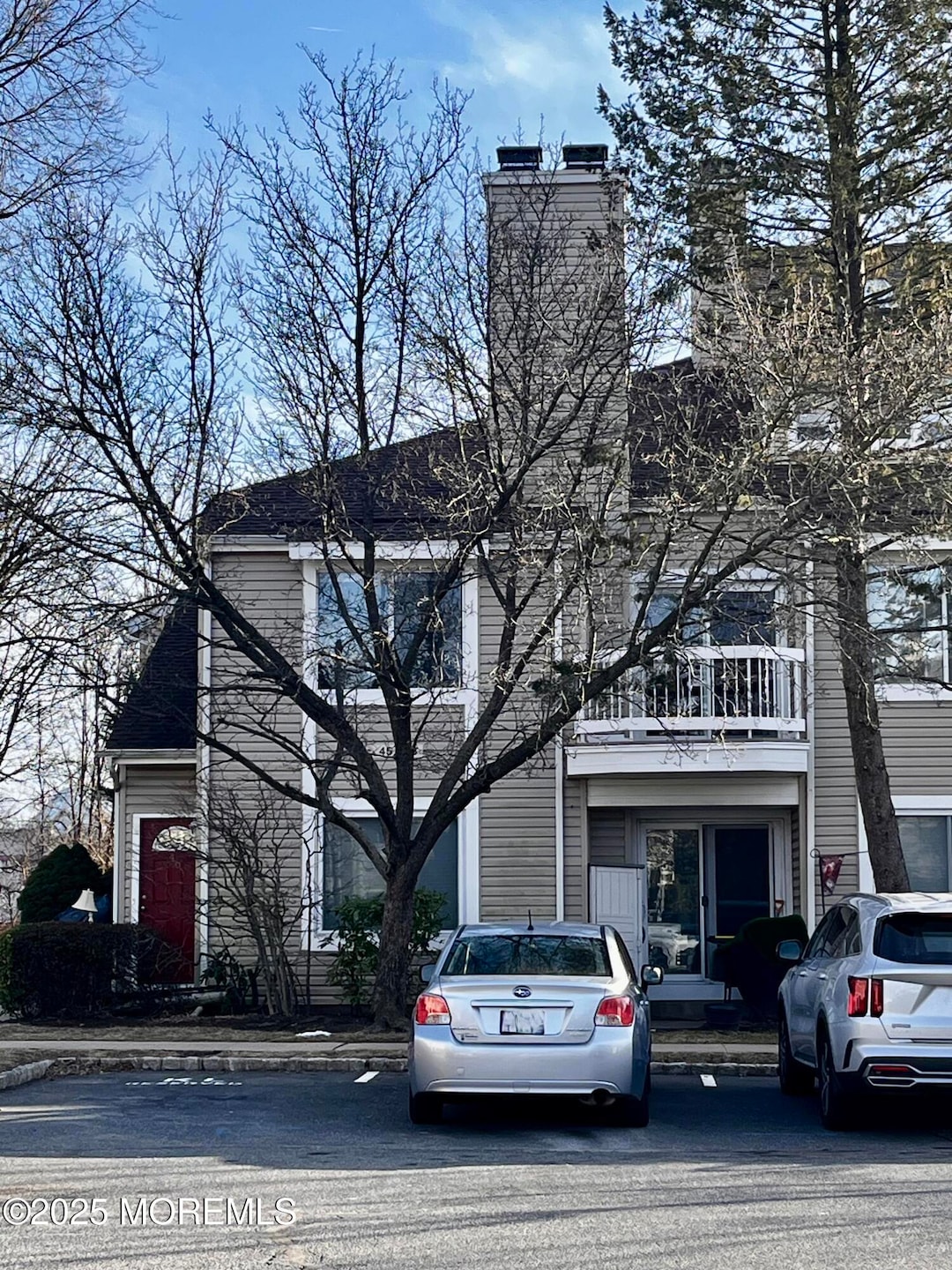 Welcome to 46 Chatham Sq.