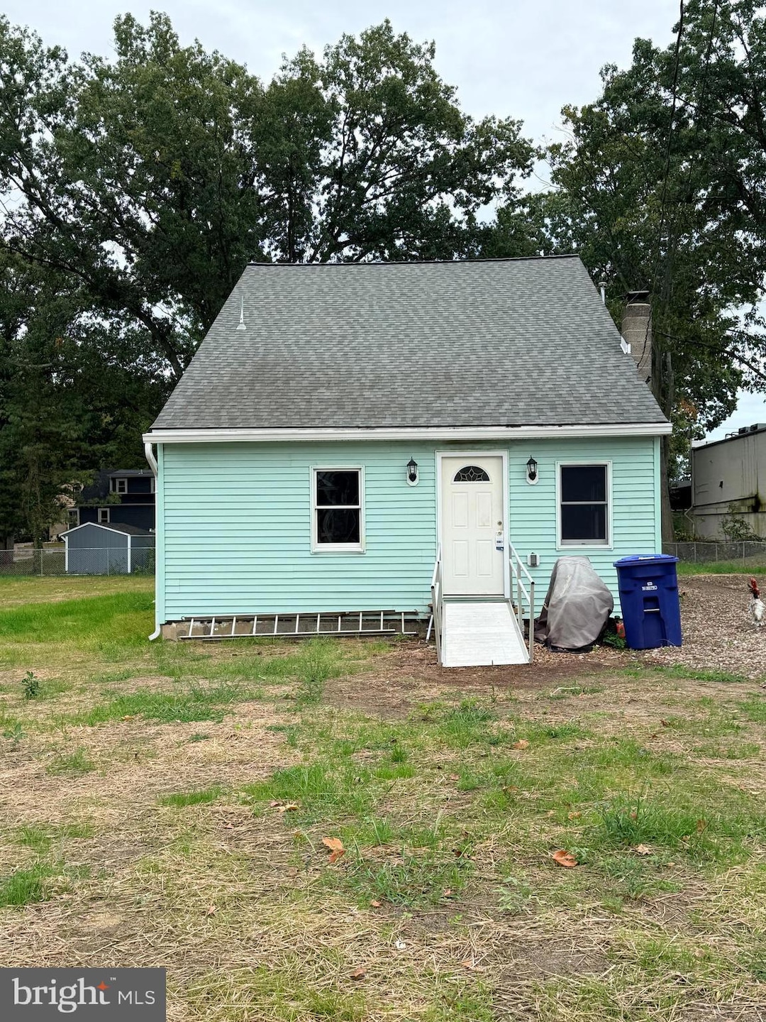 Pending $299,900 • Co-Listing Agent