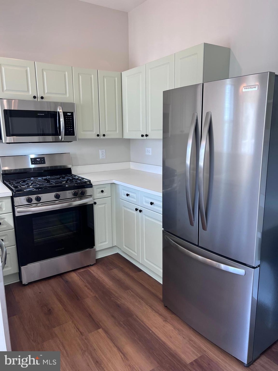 4651 Longstreet Ln unit 304, Alexandria, VA 22311 - photo 1