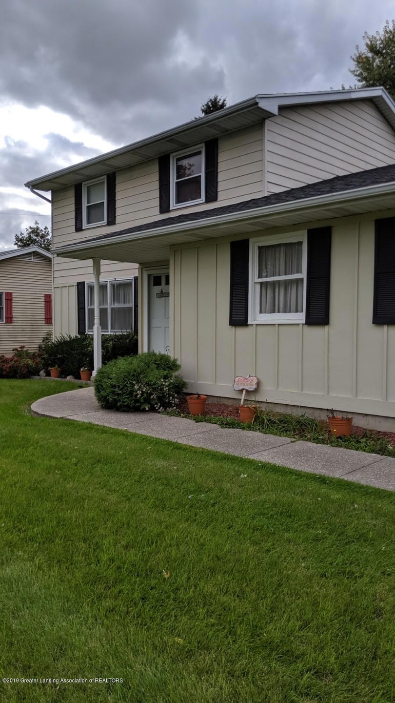 2221 Armstrong Rd, Lansing, MI 48917 - photo 1