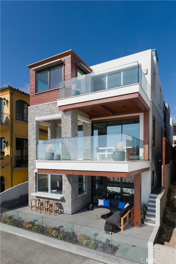 Sold $16,500,000 • Co-Listing Agent