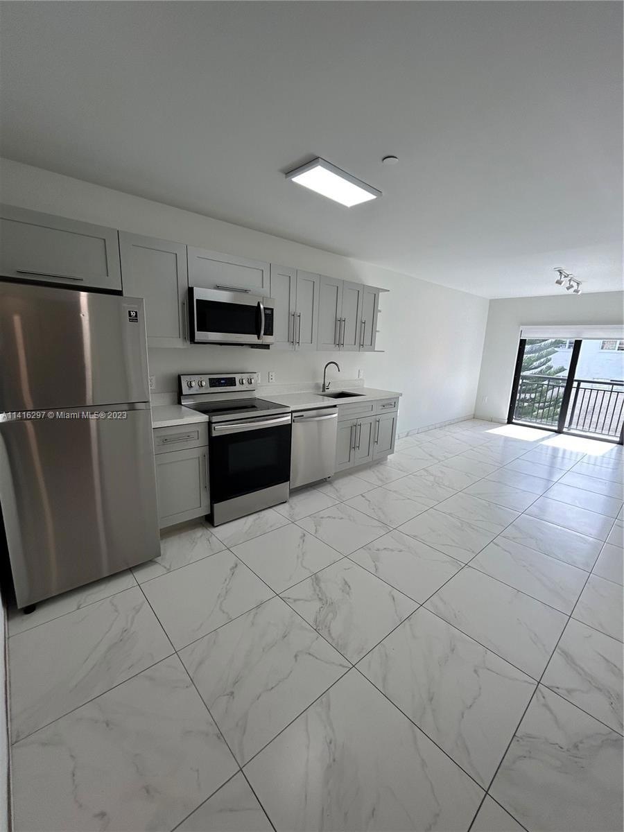 836 SW 2nd St unit 405, Miami, FL 33130 - photo 1