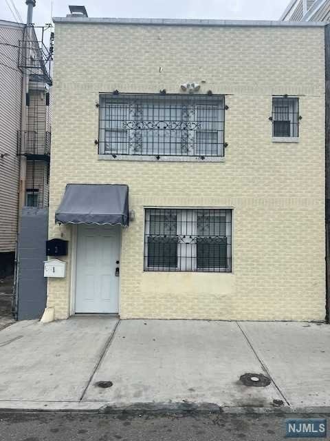 46 E Main St unit 1, Paterson, NJ 07522 - photo 1