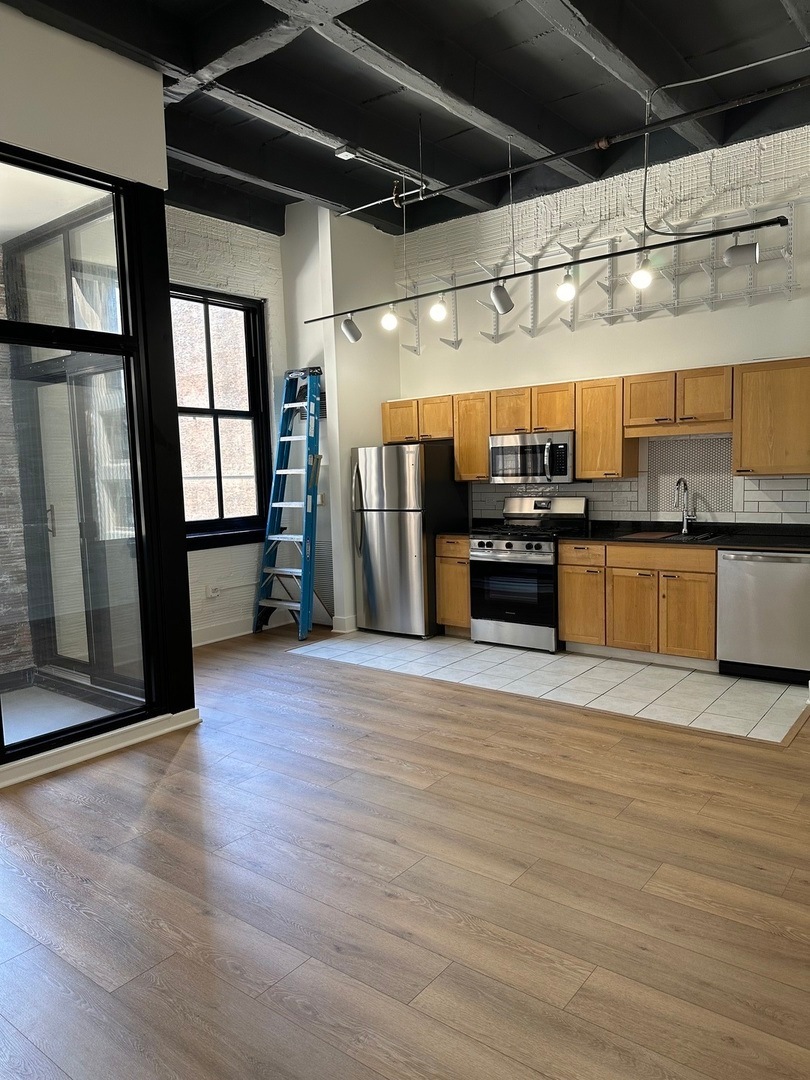 20 N State St unit 813, Chicago, IL 60602 - photo 1