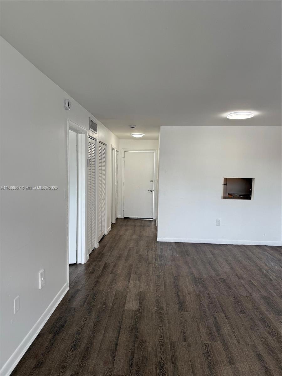 LIVING / DINING