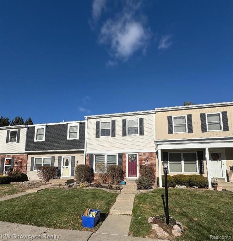 1030 Larson Ct, Rochester Hills, MI 48307 - photo 1