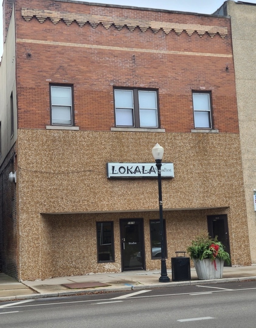 1818 4th St, Peru, IL 61354 - photo 1