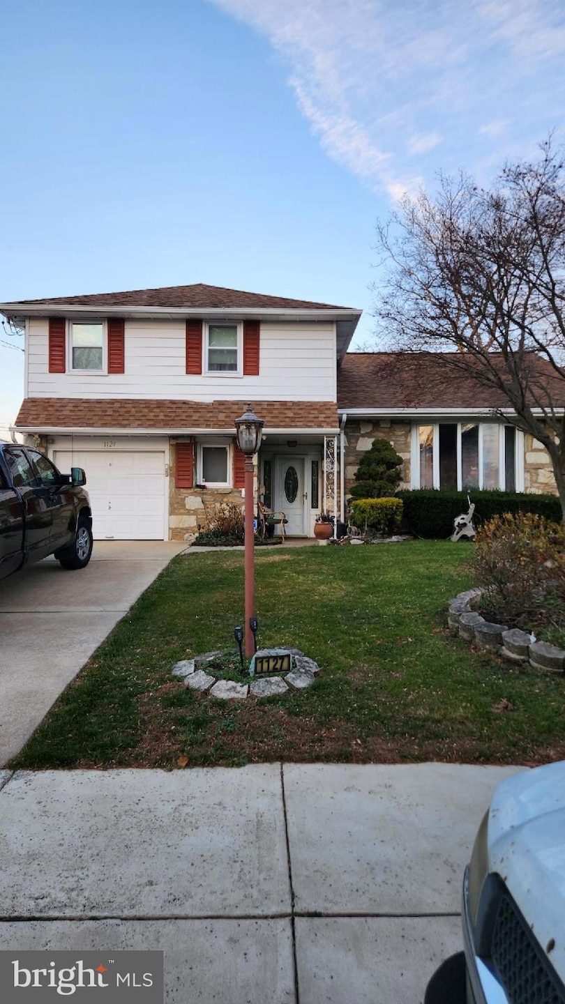 1127 Hower Ln, Philadelphia, PA 19115 - photo 1