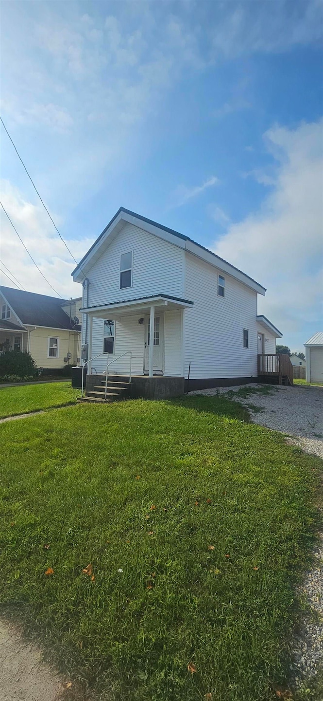 206 E Mission St, Strawberry Point, IA 52076 - photo 1