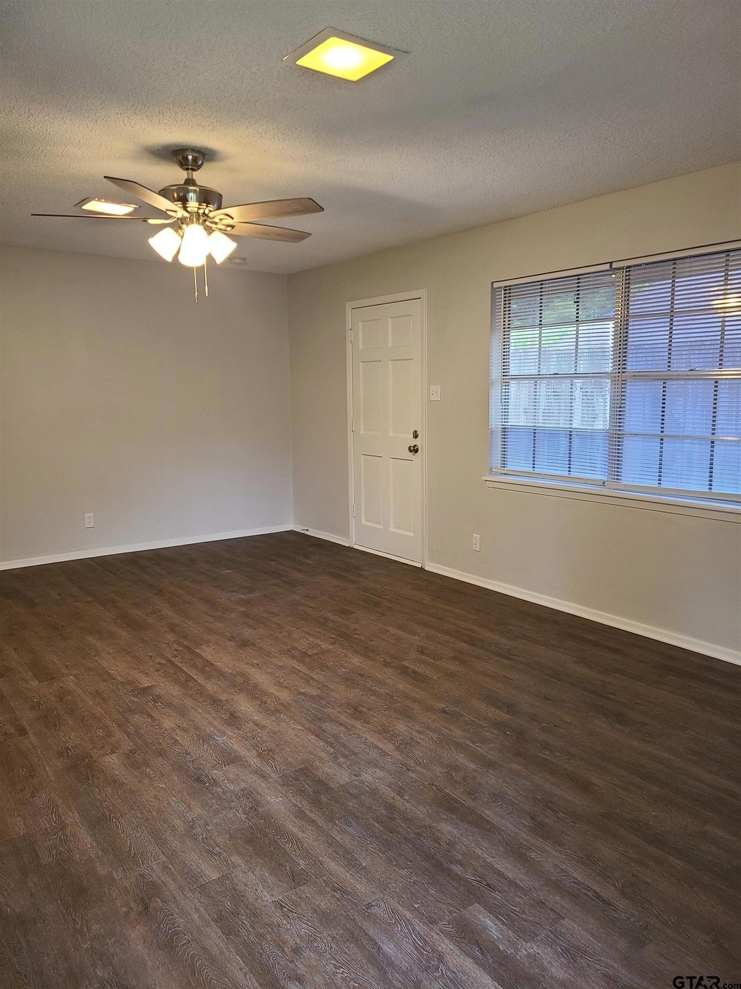 406 Boyd Ln, Tyler, TX 75703 - photo 1