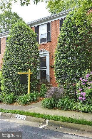 2357 Horseferry Ct, Reston, VA 20191 - photo 1