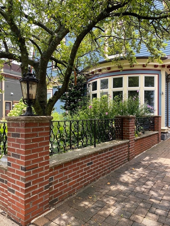 10 Summit Ave unit 1, Somerville, MA 02143 - photo 1