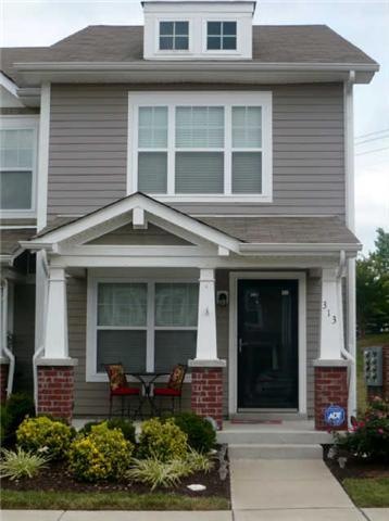 313 KILLIAN WAY- END UNIT!